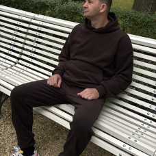 *Męski dres z hoodie przez głowę i spodniami joggery “Czekoladowy”