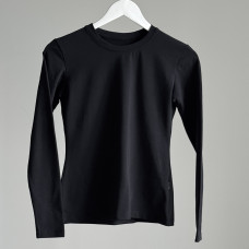 *Dopasowany longsleeve  „Czarny”